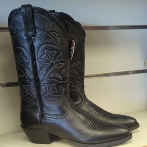 New Women's Ariat Heritage Western R Toe 10001037